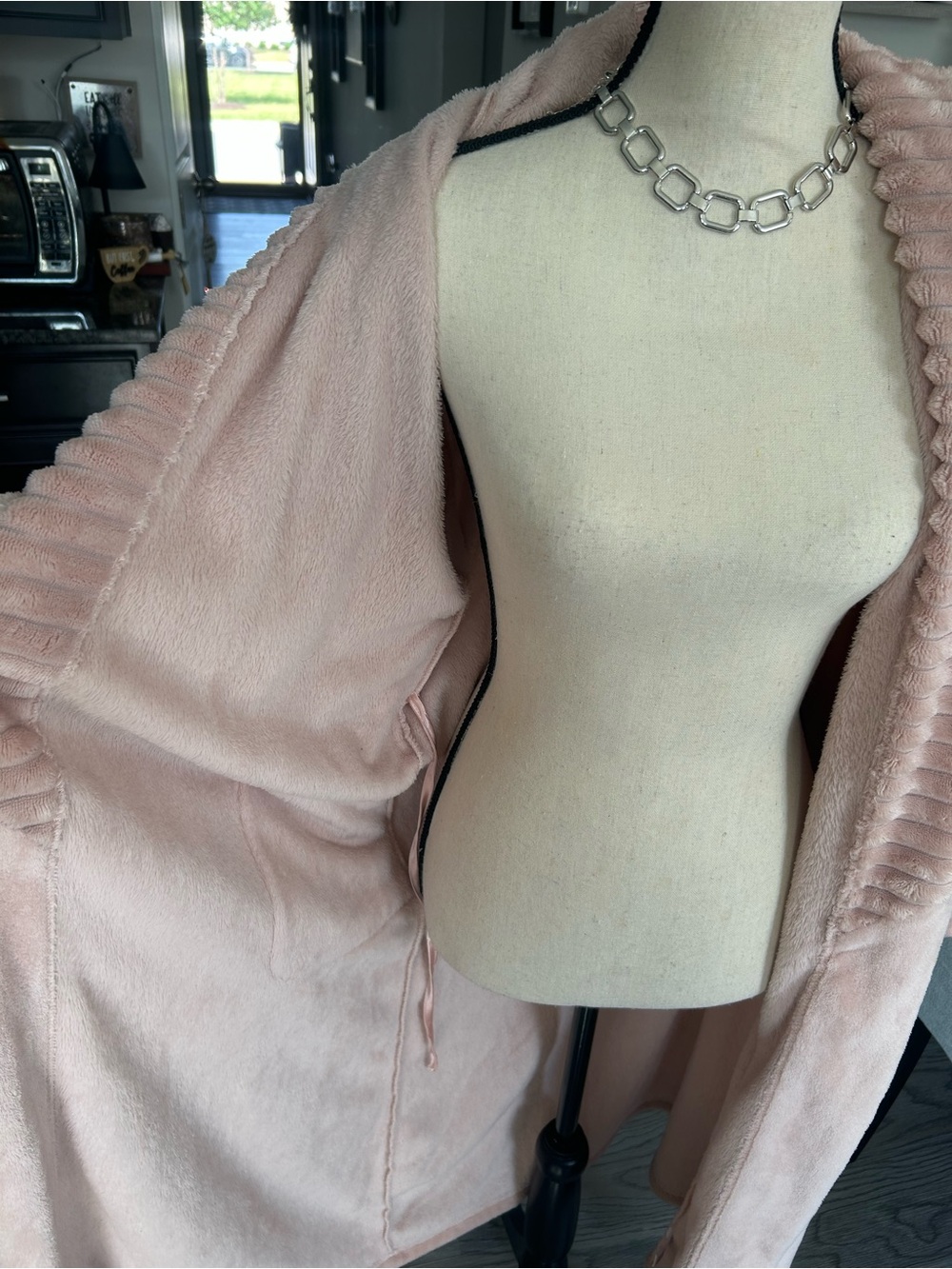 ✨Midnight by Carole Hochman Plush Shawl-Collar Robe in Blush - Picture 5 of 5